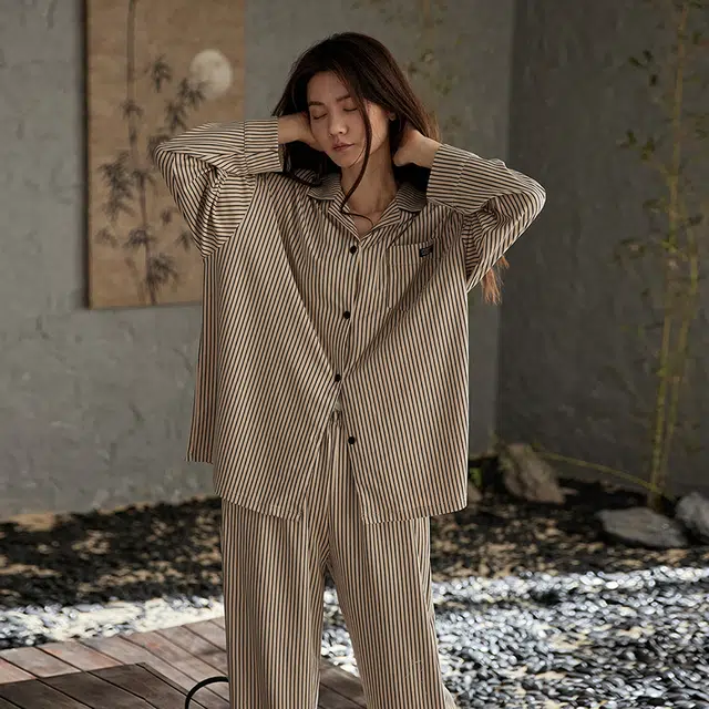 俏薇妮 简约柔软时尚条纹高级感长袖长裤家居服休闲舒适可外穿睡衣套装 女款 卡其色