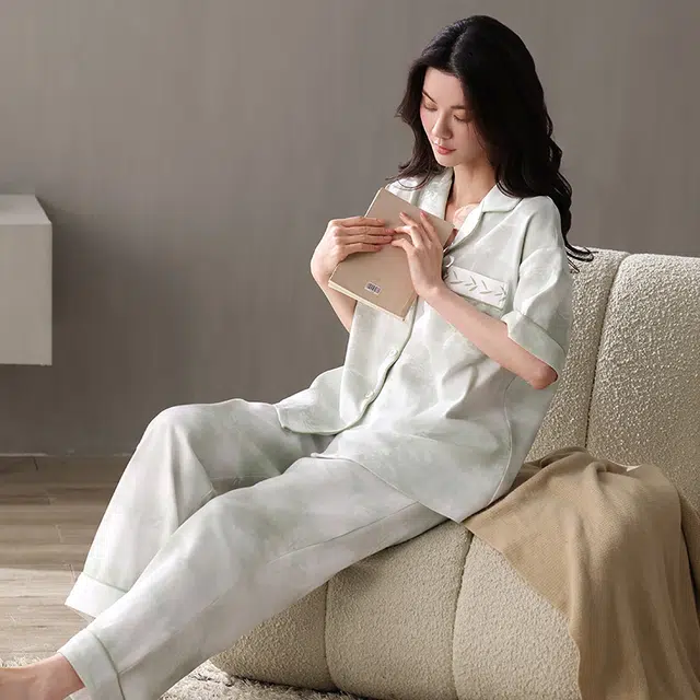 俏薇妮 柔软纯棉温馨水墨画翻领短袖家居服休闲宽松实用可外睡衣套装 女款 灰色