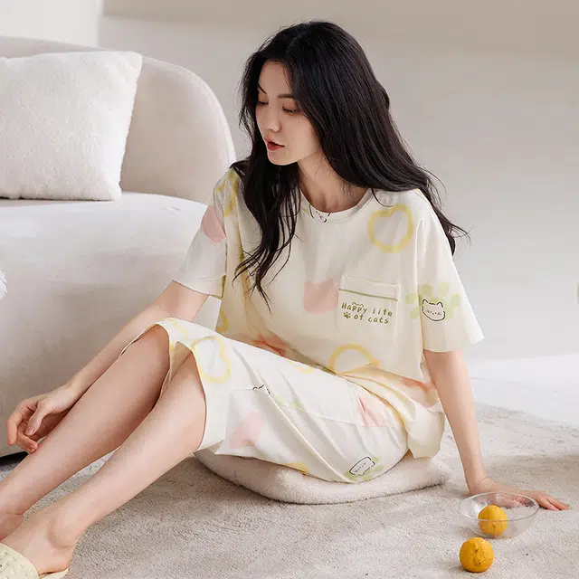 俏薇妮 简约纯棉可爱时尚温馨慵懒高级感短袖七分裤带胸垫家居服柔软舒适透气休闲宽松凉感可外穿睡衣套装 女款