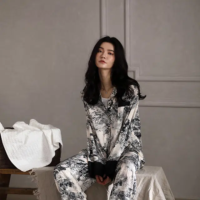 俏薇妮 带胸垫一体防凸点凉感长袖新中式可外穿长裤睡衣套装 女款 黑色