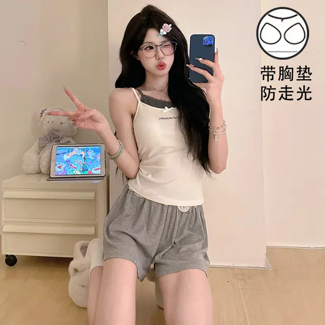 俏薇妮 简约凉感柔软时尚蕾丝高级感带胸垫吊带短裤家居服舒适透气休闲宽松可外穿夏季睡衣套装 女款
