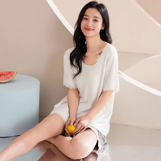 俏薇妮 简约时尚柔软高级感带胸垫短袖家居服舒适透气休闲凉感可外穿睡衣套装 女款 浅灰色