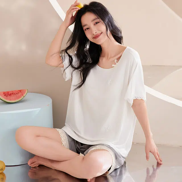 俏薇妮 简约时尚柔软高级感带胸垫短袖家居服舒适透气休闲凉感可外穿睡衣套装 女款 浅灰色