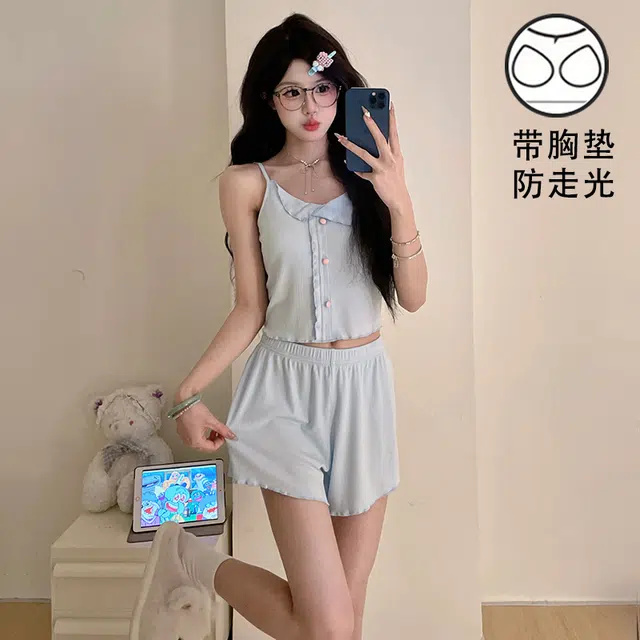 俏薇妮 简约冰丝凉感柔软纯色时尚大气高级感带胸垫吊带短裤家居服舒适透气休闲宽松可外穿睡衣套装 女款