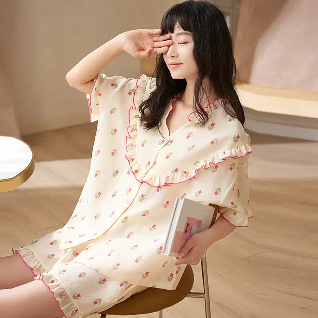 俏薇妮 简约温馨时尚高级感短袖短裤家居服休闲宽松舒适凉爽透气可外穿夏季睡衣套装 女款 黄色