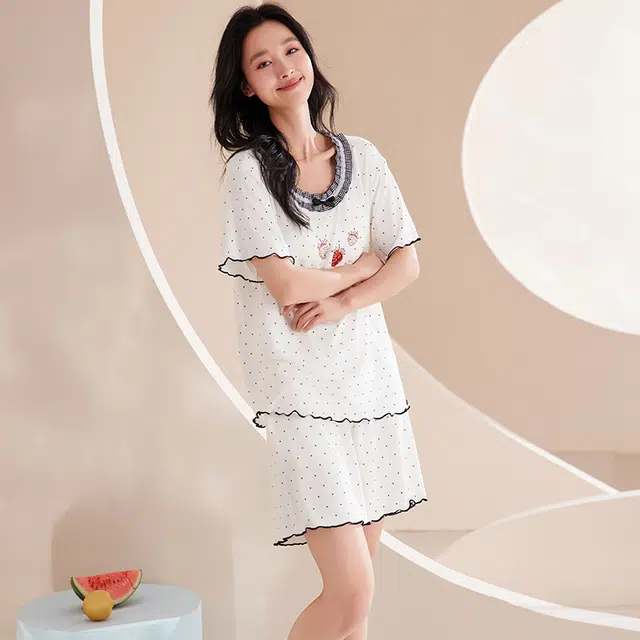 俏薇妮 简约时尚柔软高级感带胸垫短袖家居服舒适透气休闲凉感可外穿睡衣套装 女款 米白色