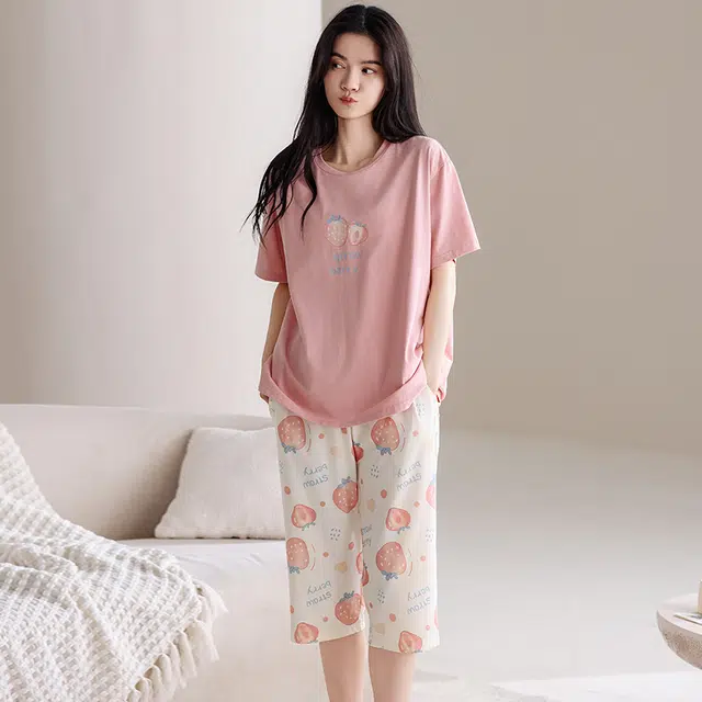 俏薇妮 简约可爱时尚高级感短袖七分裤带胸垫家居服柔软舒适透气休闲宽松凉感可外穿睡衣套装 女款