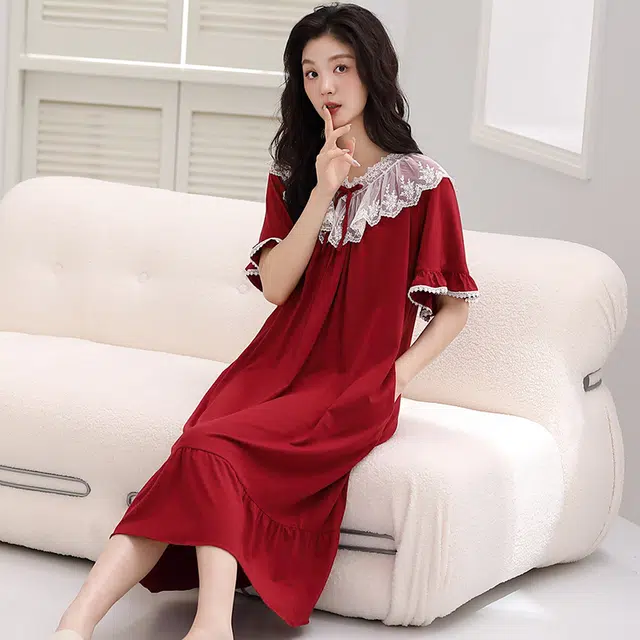 俏薇妮 简约纯色柔软蕾丝边高级感短袖家居服休闲宽松舒适凉爽透气可外穿睡裙 女款 红色