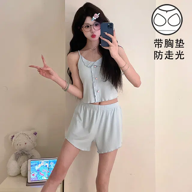 俏薇妮 简约冰丝凉感柔软纯色时尚大气高级感带胸垫吊带短裤家居服舒适透气休闲宽松可外穿睡衣套装 女款