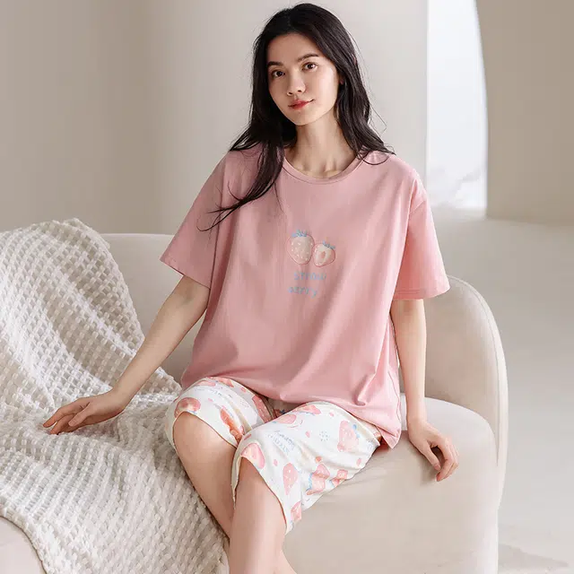 俏薇妮 简约可爱时尚高级感短袖七分裤带胸垫家居服柔软舒适透气休闲宽松凉感可外穿睡衣套装 女款
