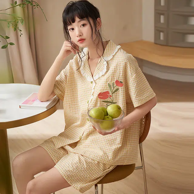 俏薇妮 简约温馨可爱时尚高级感短袖短裤家居服休闲宽松舒适凉爽透气可外穿夏季睡衣套装 女款 杏色