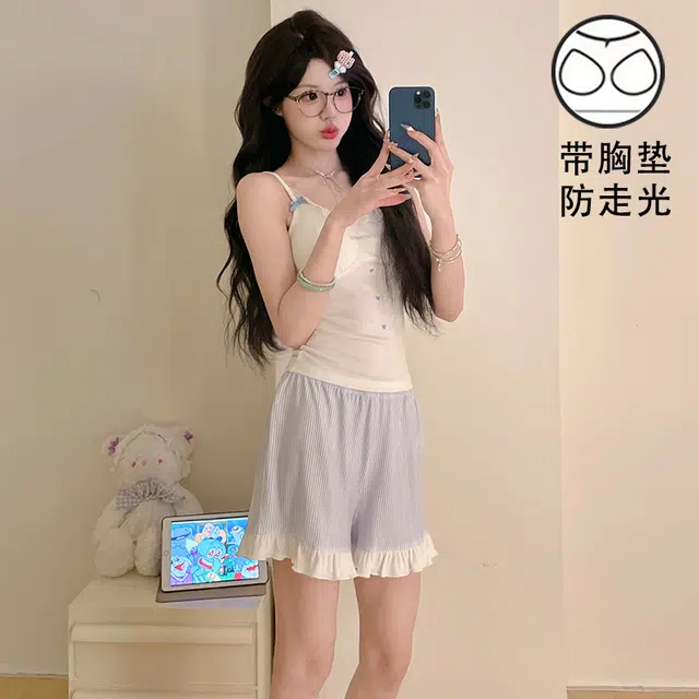 俏薇妮 简约冰凉感柔软时尚新潮高级感带胸垫吊带短裤家居服舒适透气休闲宽松可外穿夏季睡衣套装 女款