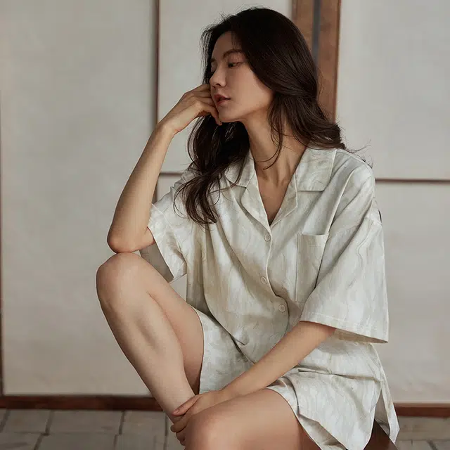 俏薇妮 简约柔软时尚高级感带胸垫凉感棉短袖短裤家居服舒适透气休闲可外穿睡衣套装 女款