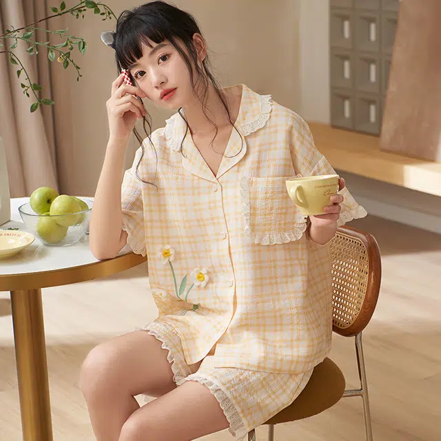 俏薇妮 简约时尚格子高级感短袖短裤家居服休闲宽松舒适凉爽透气可外穿夏季睡衣套装 女款 黄色