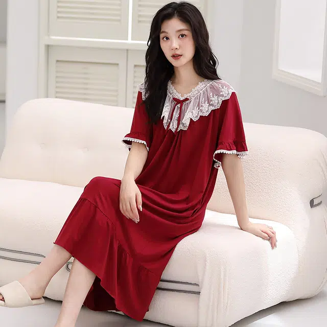 俏薇妮 简约纯色柔软蕾丝边高级感短袖家居服休闲宽松舒适凉爽透气可外穿睡裙 女款 红色