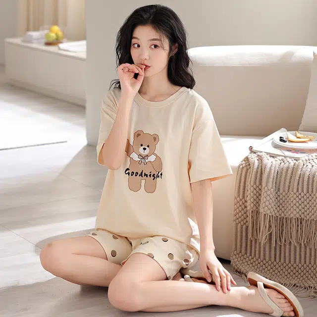 俏薇妮 柔软简约纯棉字母熊图案高级感短袖短裤带胸垫家居服舒适透气休闲宽松凉感可外穿夏季睡衣套装 女款 杏色