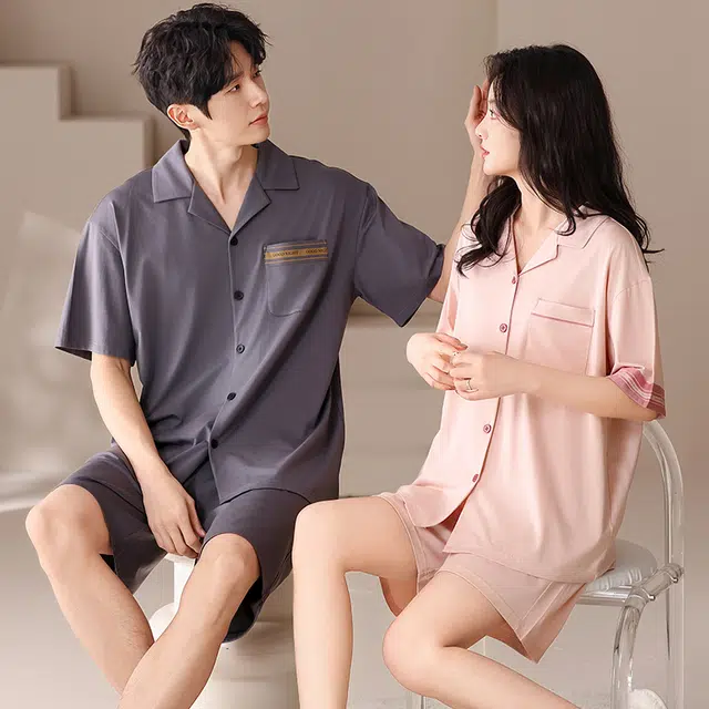俏薇妮 柔软简约纯色可爱温馨高级感短袖短裤翻领家居服舒适透气休闲宽松凉感可外穿夏季睡衣套装 男女同款 图片色