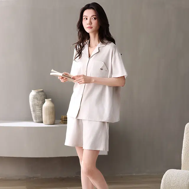 俏薇妮 简约柔软纯棉纯色可爱温馨翻领短袖高级感家居服休闲宽松舒适凉爽透气可外穿睡衣套装 女款 米白色