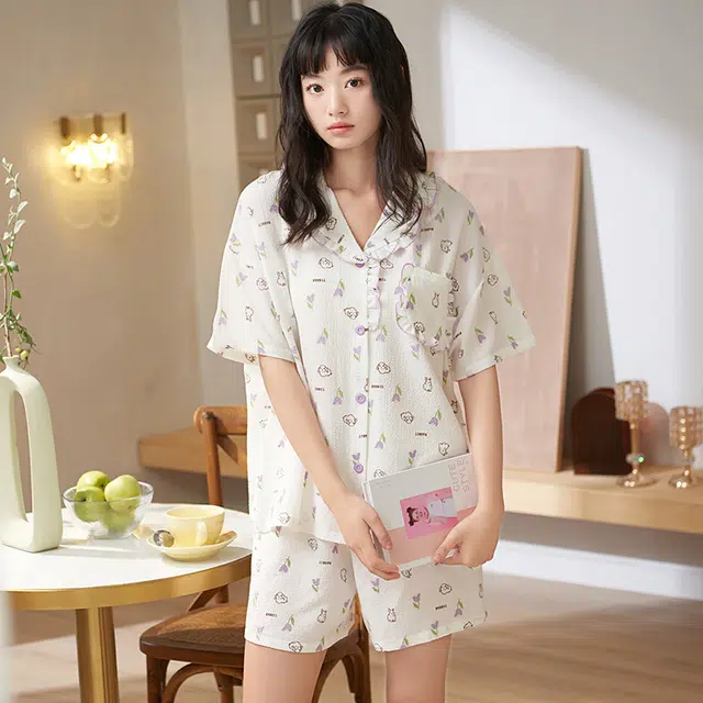 俏薇妮 简约温馨碎花高级感短袖短裤家居服休闲宽松舒适凉爽透气可外穿夏季睡衣套装 女款 米白色