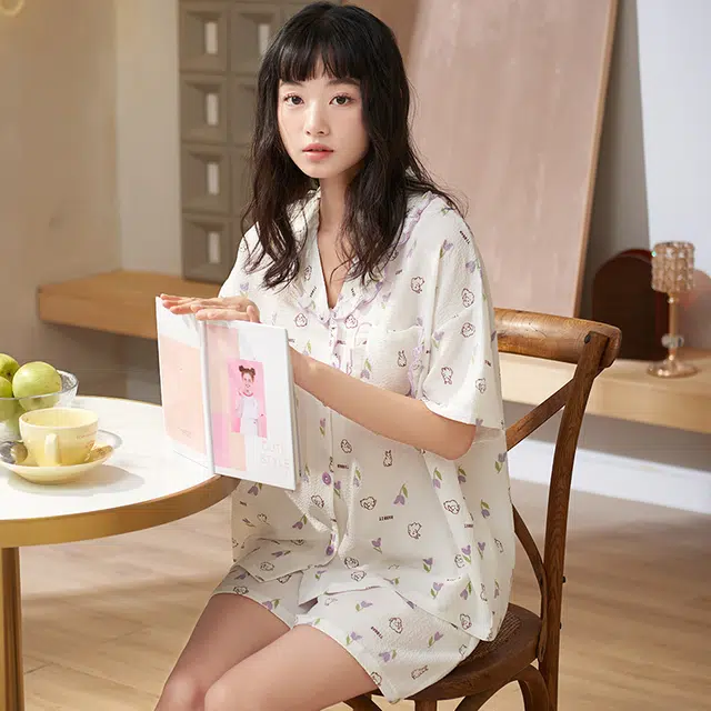 俏薇妮 简约温馨碎花高级感短袖短裤家居服休闲宽松舒适凉爽透气可外穿夏季睡衣套装 女款 米白色