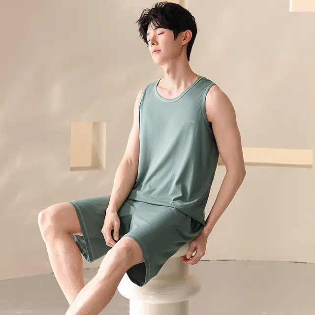 俏薇妮 柔软简约纯色时尚温馨运动风高级感家居服舒适透气休闲凉感可外穿睡衣套装 男款 浅绿色
