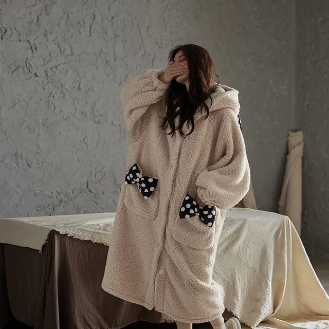 俏薇妮 甜美可爱保暖可外穿家居服睡袍 女款 杏色