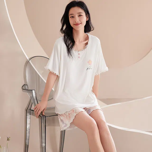 俏薇妮 简约时尚柔软可爱高级感带胸垫短袖家居服舒适透气休闲凉感可外穿睡衣套装 女款 白色