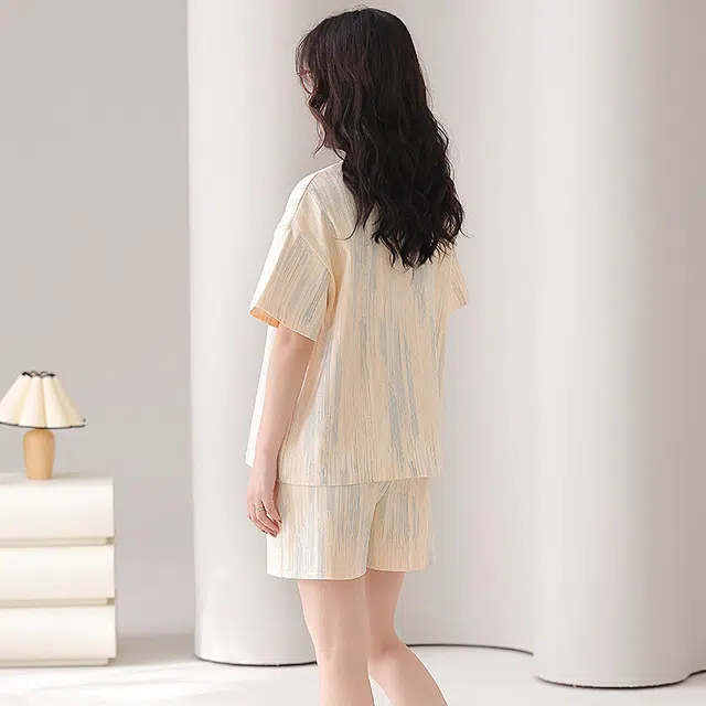 俏薇妮 简约柔软时尚可爱字母圆领带胸垫高级感家居服休闲舒适透气可外穿睡衣套装 女款 杏色