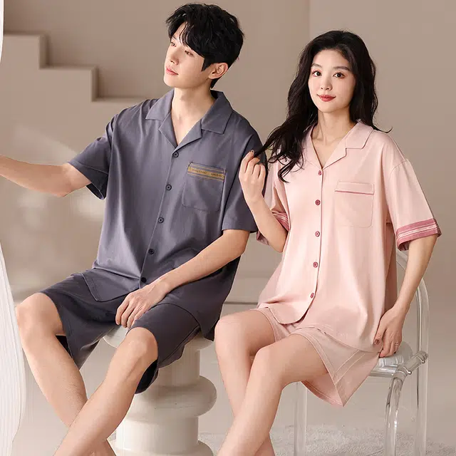 俏薇妮 柔软简约纯色可爱温馨高级感短袖短裤翻领家居服舒适透气休闲宽松凉感可外穿夏季睡衣套装 男女同款 图片色