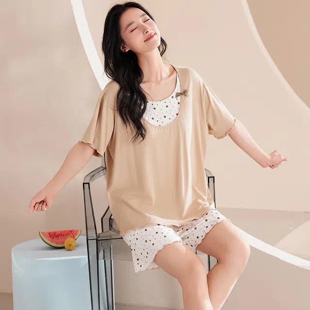 俏薇妮 简约时尚柔软高级感带胸垫短袖家居服舒适透气休闲凉感可外穿睡衣套装 女款 黄色