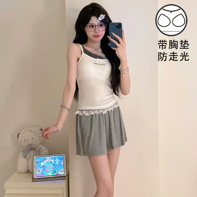 俏薇妮 简约凉感柔软时尚蕾丝高级感带胸垫吊带短裤家居服舒适透气休闲宽松可外穿夏季睡衣套装 女款