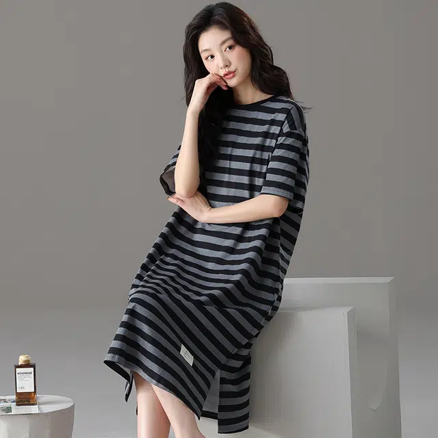 俏薇妮 简约时尚温馨条纹休闲舒适凉爽透气可外穿短袖睡裙 女款 深灰色