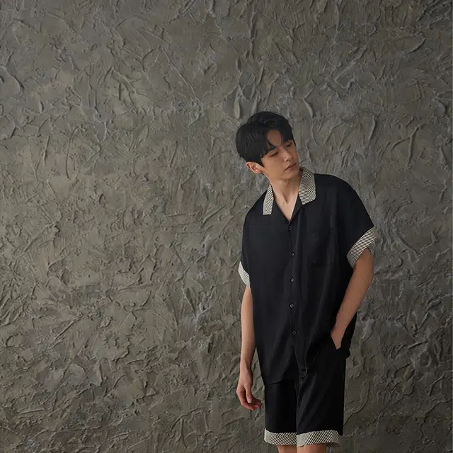 俏薇妮 简约高级感条纹拼接凉感翻领短袖开衫家居服薄款可外穿家居服短裤睡衣套装 男女同款 黑色