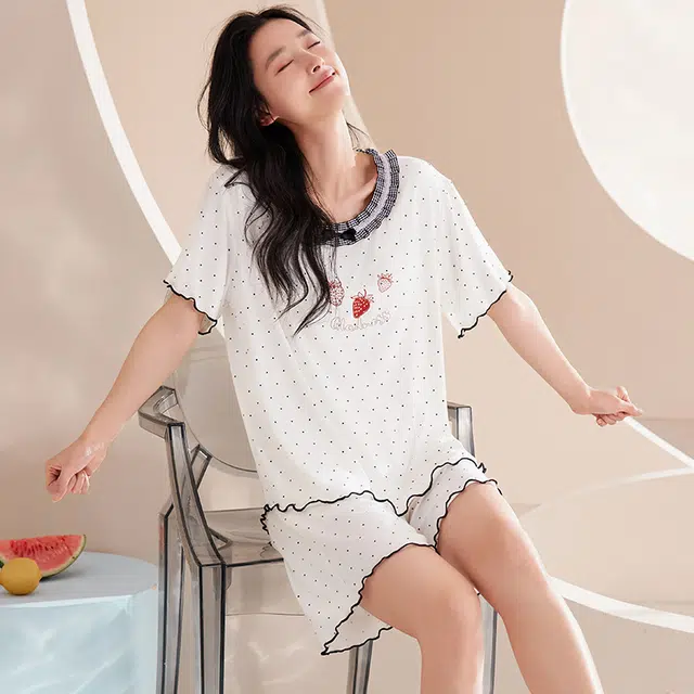 俏薇妮 简约时尚柔软高级感带胸垫短袖家居服舒适透气休闲凉感可外穿睡衣套装 女款 米白色
