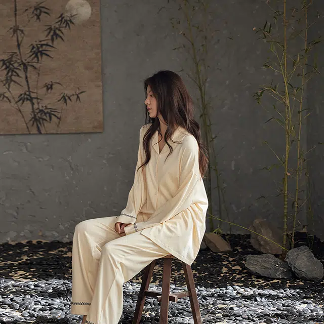 俏薇妮 简约柔软时尚清新高级感长袖长裤家居服休闲睡衣套装 女款 杏色