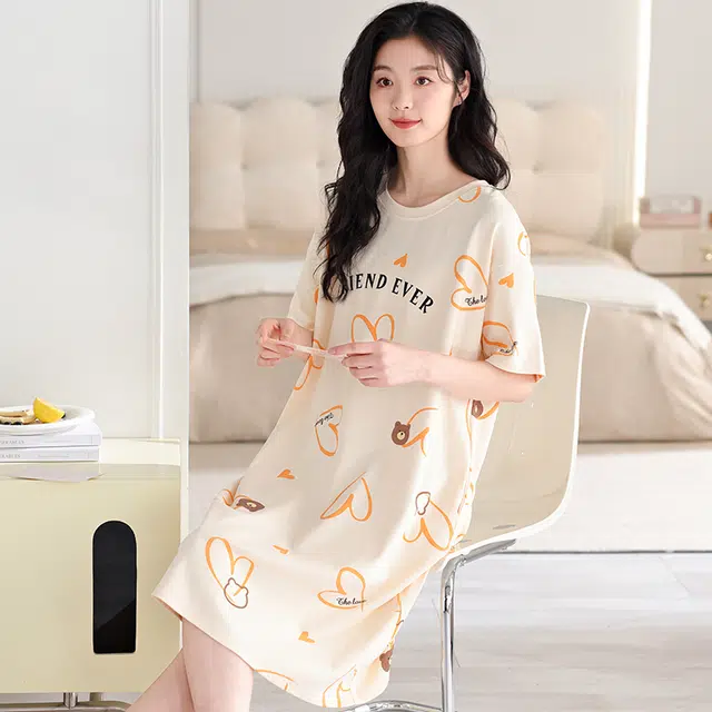 俏薇妮 简约凉感柔软可爱时尚字母高级感带胸垫短袖家居服舒适透气休闲宽松可外穿睡裙 女款