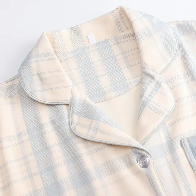 俏薇妮 简约可爱字母格子高级感翻领长袖长裤家居服休闲舒适可外穿睡衣礼盒 女款 杏色