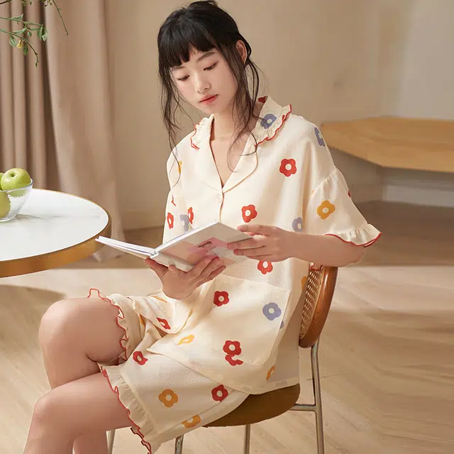 俏薇妮 简约温馨可爱小清新碎花高级感短袖短裤家居服休闲宽松舒适凉爽透气可外穿夏季睡衣套装 女款 黄色