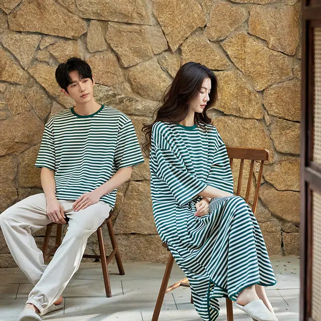 俏薇妮 简约柔软冰丝时尚带胸垫高级感短袖连衣裙家居服舒适透气休闲宽松凉感可外穿睡裙 女款 蓝色