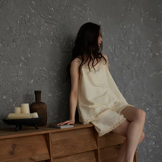 俏薇妮 简约纯色吊带短裤软绵绵家居服带胸垫一体防凸点薄款流苏边可外穿睡衣套装 女款 乳白色