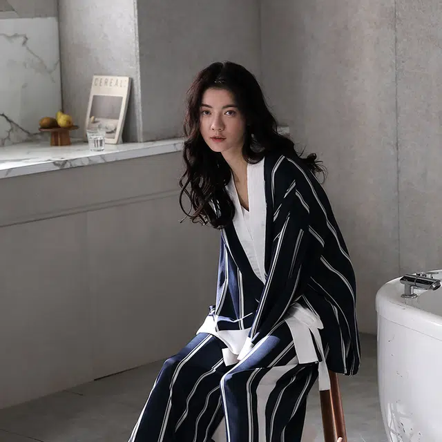 俏薇妮 凉感冰丝条纹吊带长袖三件套宽松和服日系高级感实用可外穿家居服睡衣套装 女款 藏蓝