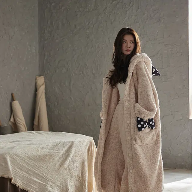 俏薇妮 甜美可爱保暖可外穿家居服睡袍 女款 杏色