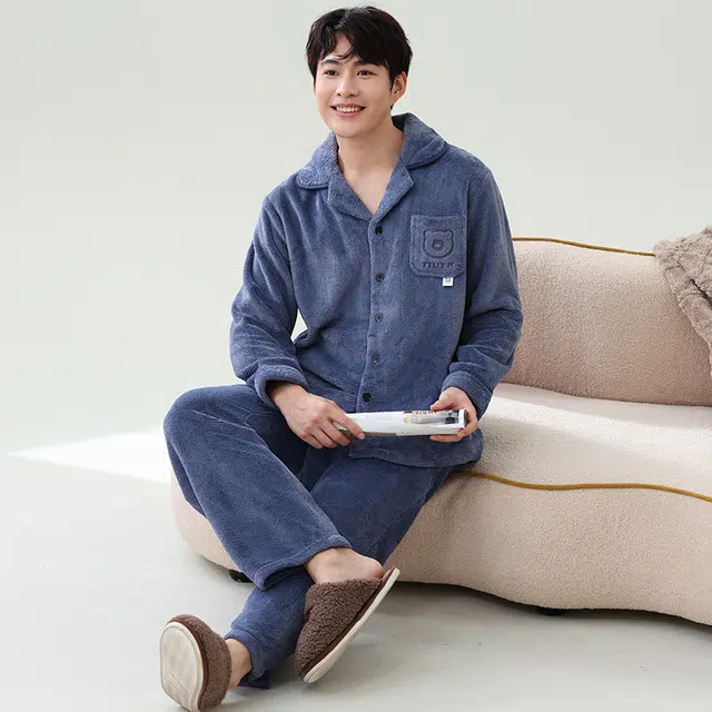 俏薇妮 简约纯色柔软时尚翻领纽扣家居服保暖加厚加绒麦穗绒珊瑚绒休闲舒适可外穿秋冬睡衣套装 男款 蓝色
