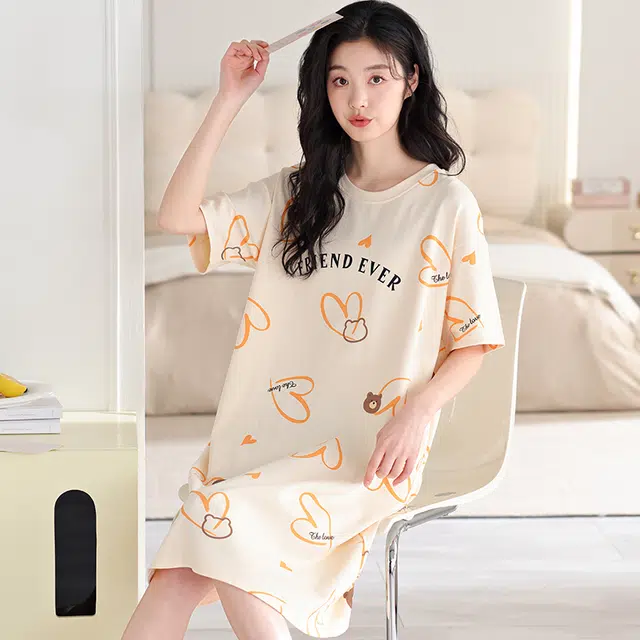 俏薇妮 简约凉感柔软可爱时尚字母高级感带胸垫短袖家居服舒适透气休闲宽松可外穿睡裙 女款