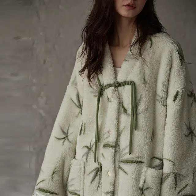 俏薇妮 珊瑚绒加绒加厚新中式竹子保暖可外穿睡衣浴袍宽松休闲可外穿家居服睡袍 女款 浅杏色