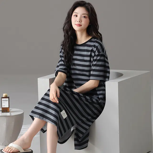 俏薇妮 简约时尚温馨条纹休闲舒适凉爽透气可外穿短袖睡裙 女款 深灰色