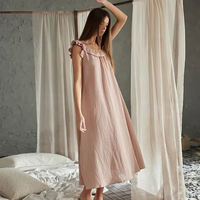 俏薇妮 简约柔软纯棉高级感带胸垫吊带家居服舒适透气睡裙 女款 粉红色
