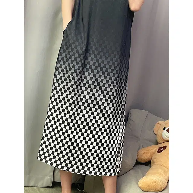 俏薇妮 睡裙女夏季吊带凉感冰丝家居服时尚渐变棋盘格可外穿女士睡衣 家居连衣裙 女款 渐变棋盘格