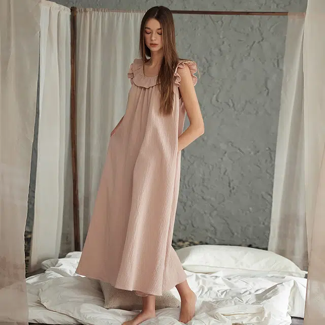 俏薇妮 简约柔软纯棉高级感带胸垫吊带家居服舒适透气睡裙 女款 粉红色