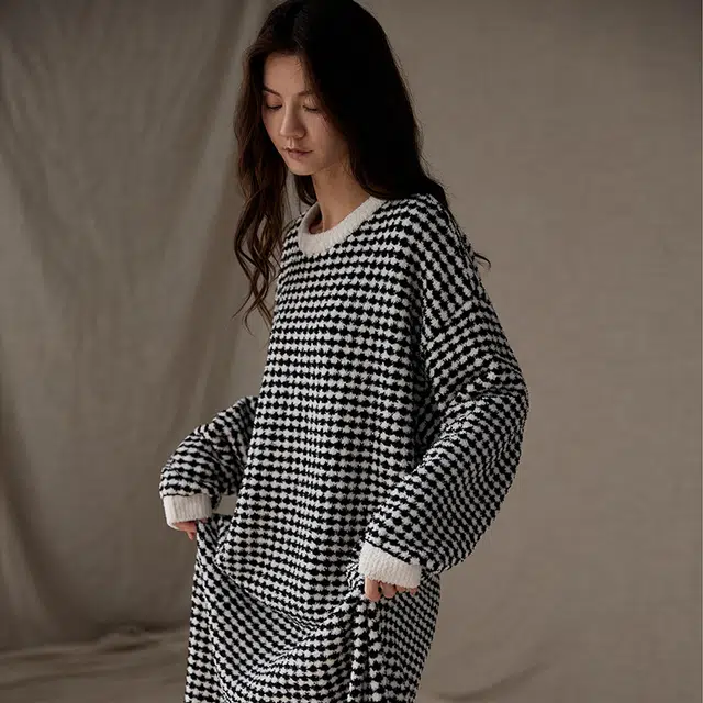 俏薇妮 简约千鸟格柔软长袖保暖宽松可外穿家居服睡裙 女款 黑色
